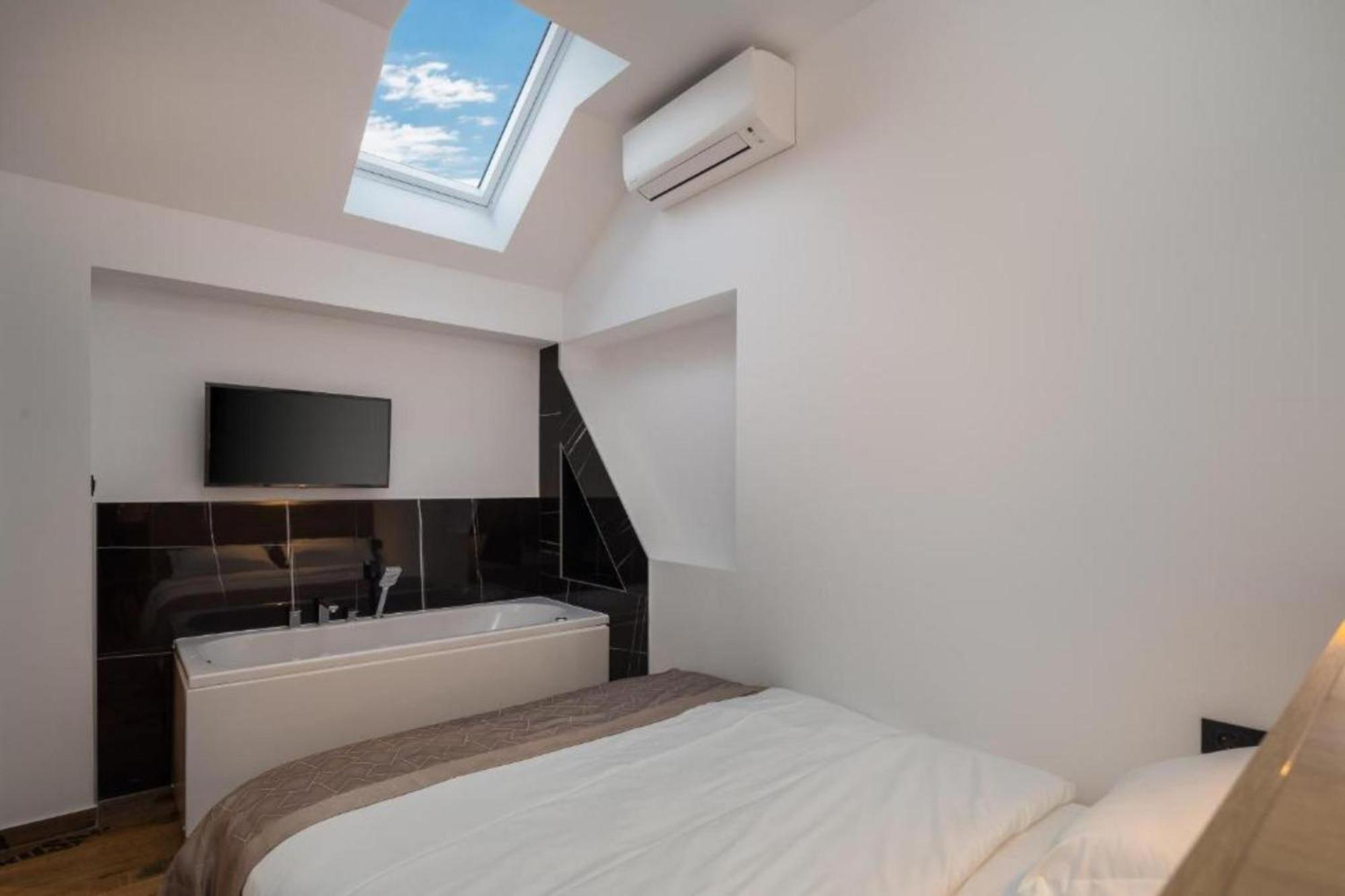 Top Rooms Split Exterior photo