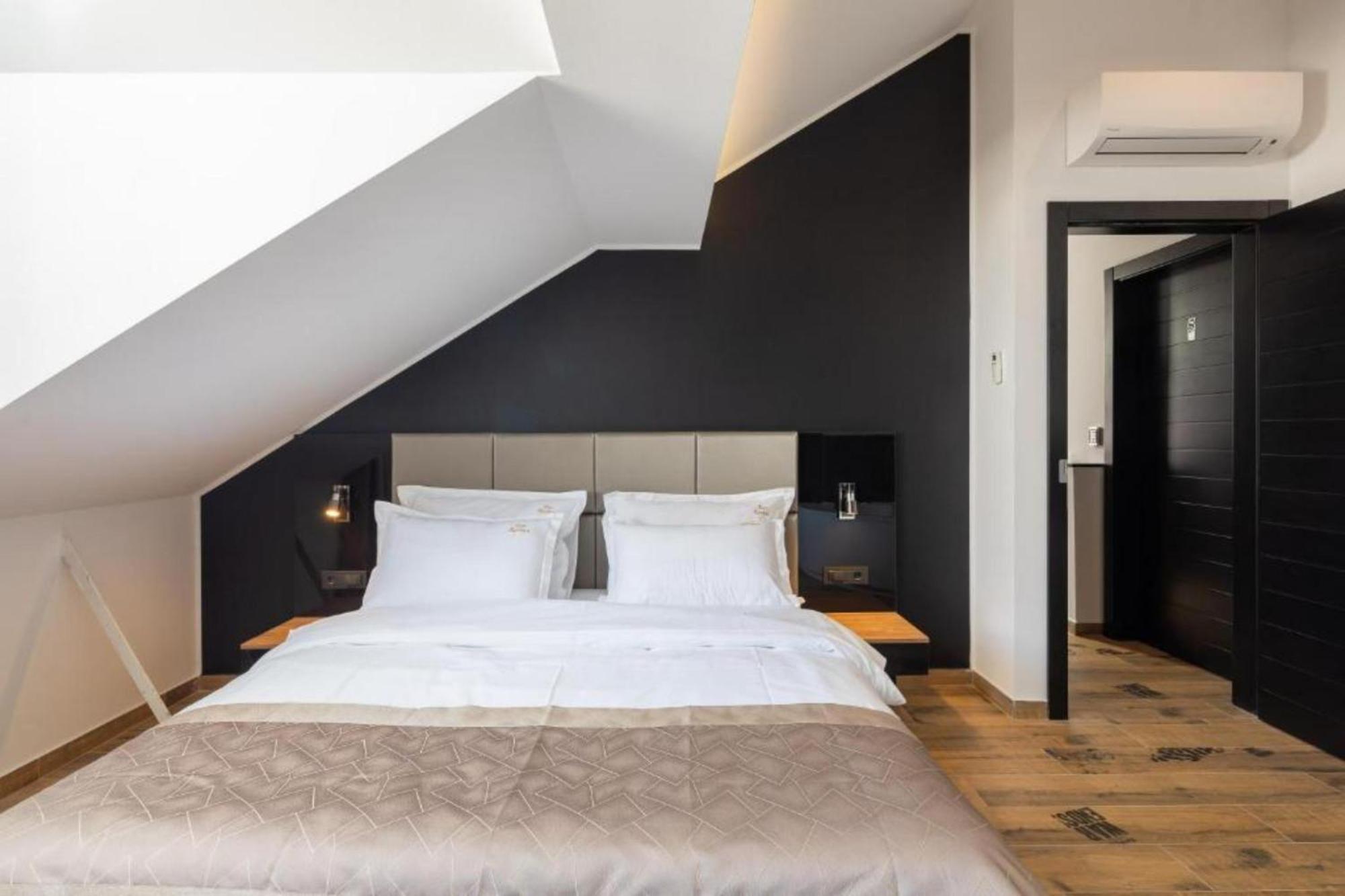 Top Rooms Split Exterior photo