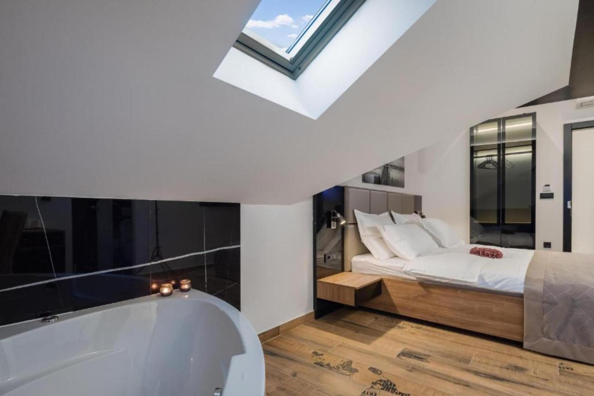 Top Rooms Split Exterior photo