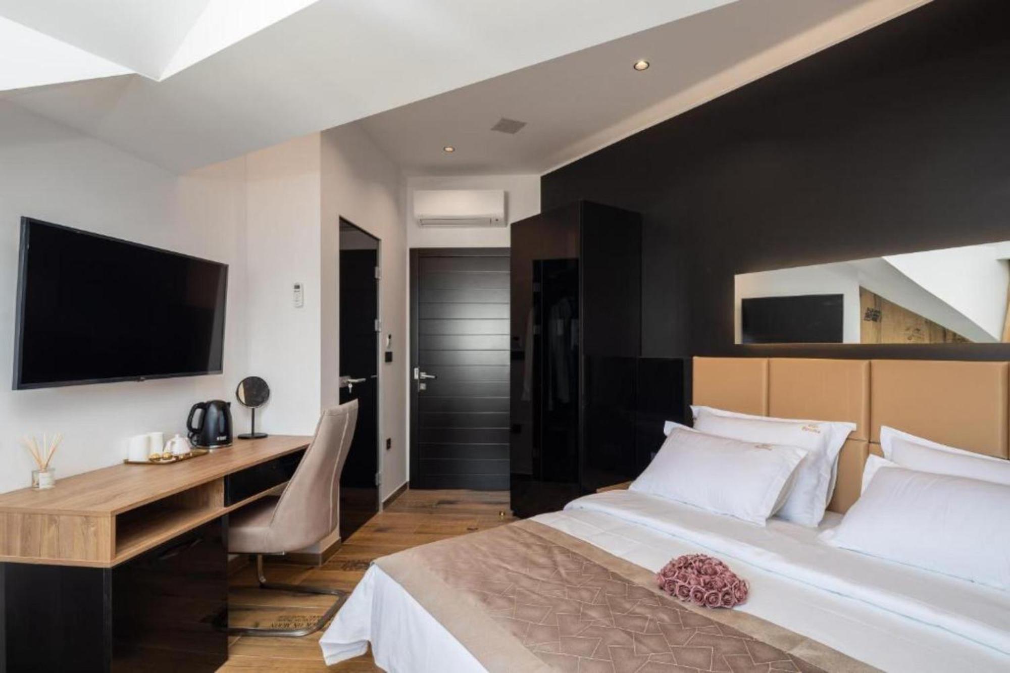 Top Rooms Split Exterior photo