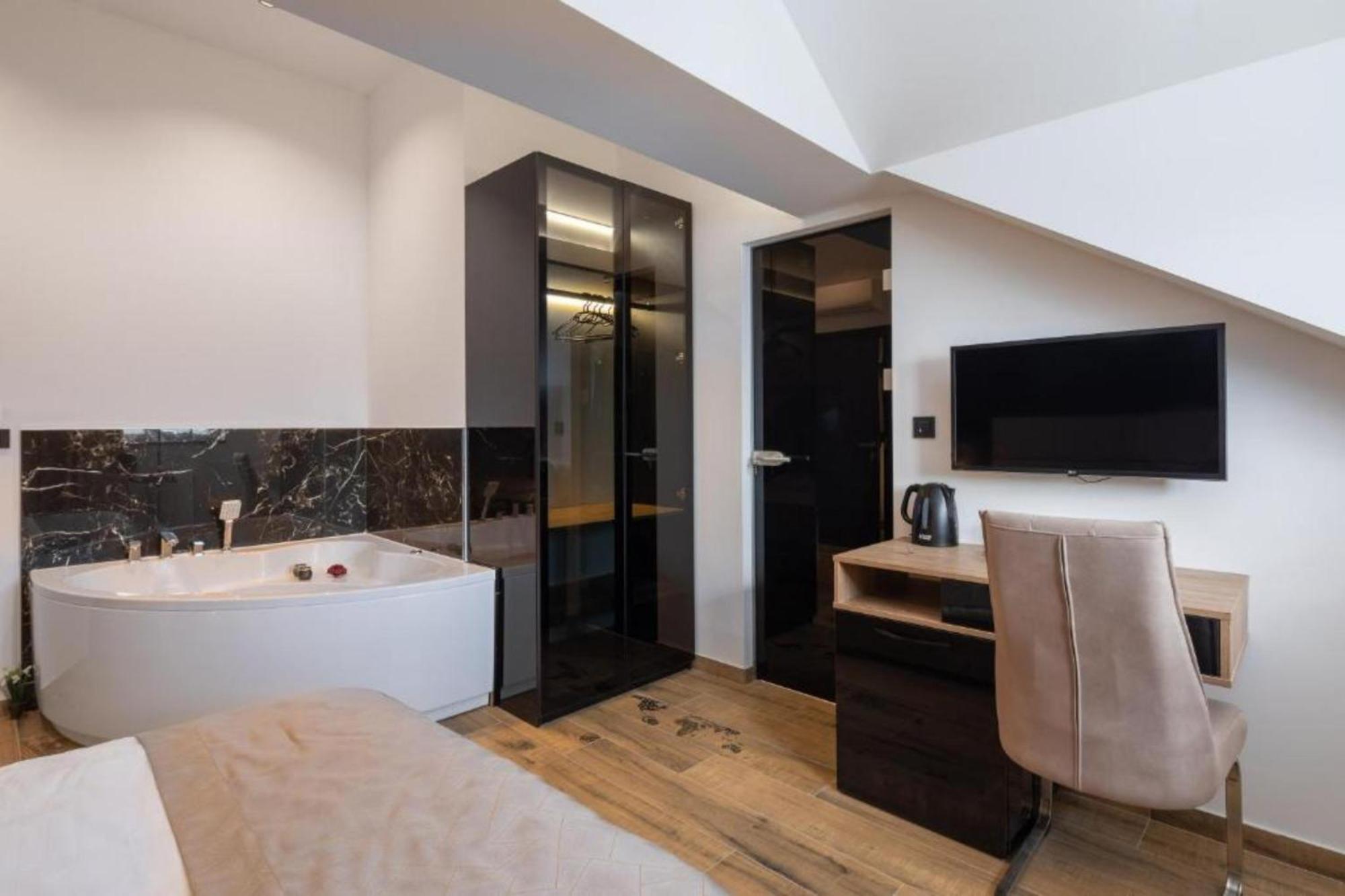 Top Rooms Split Exterior photo