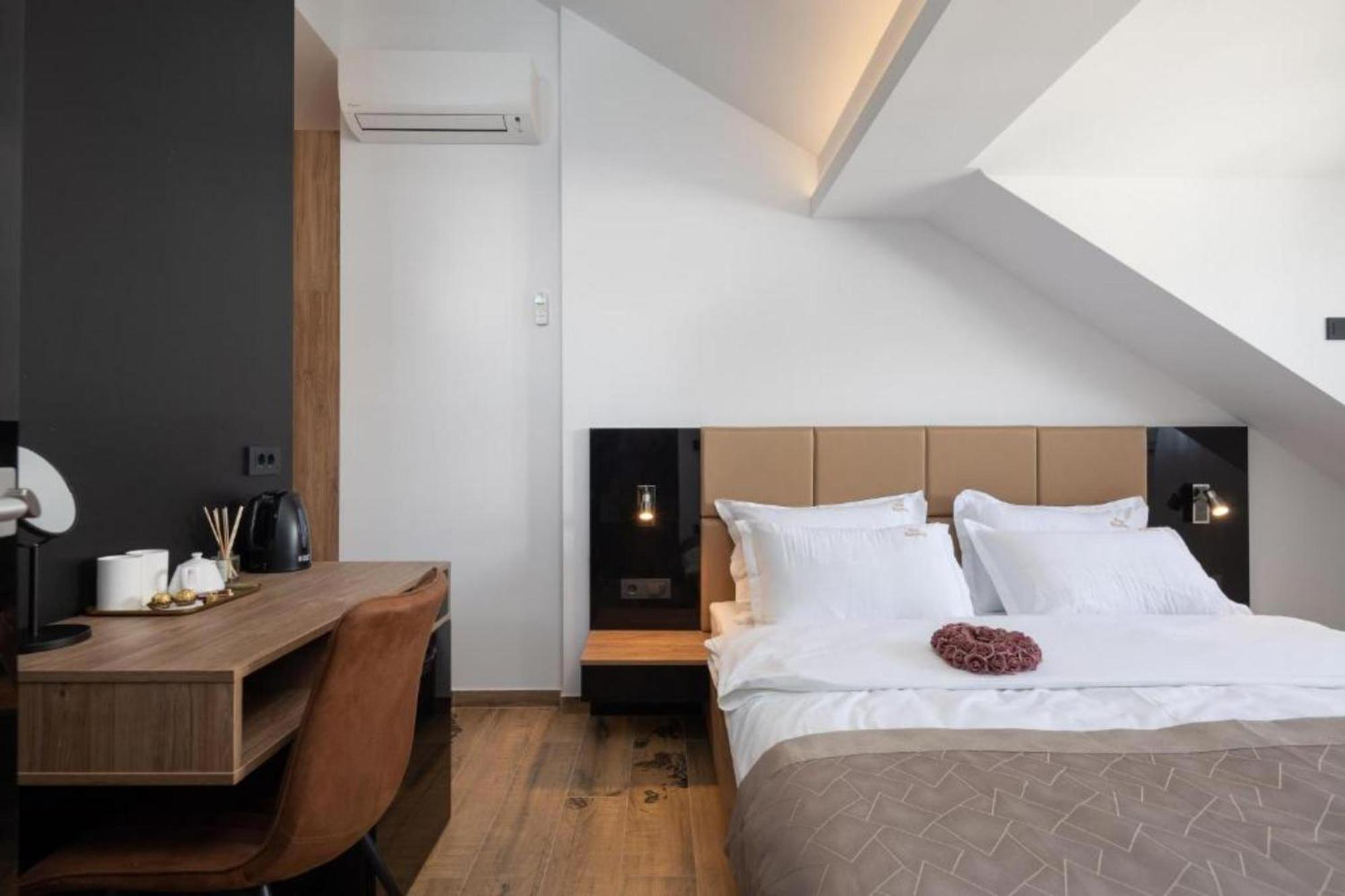 Top Rooms Split Exterior photo