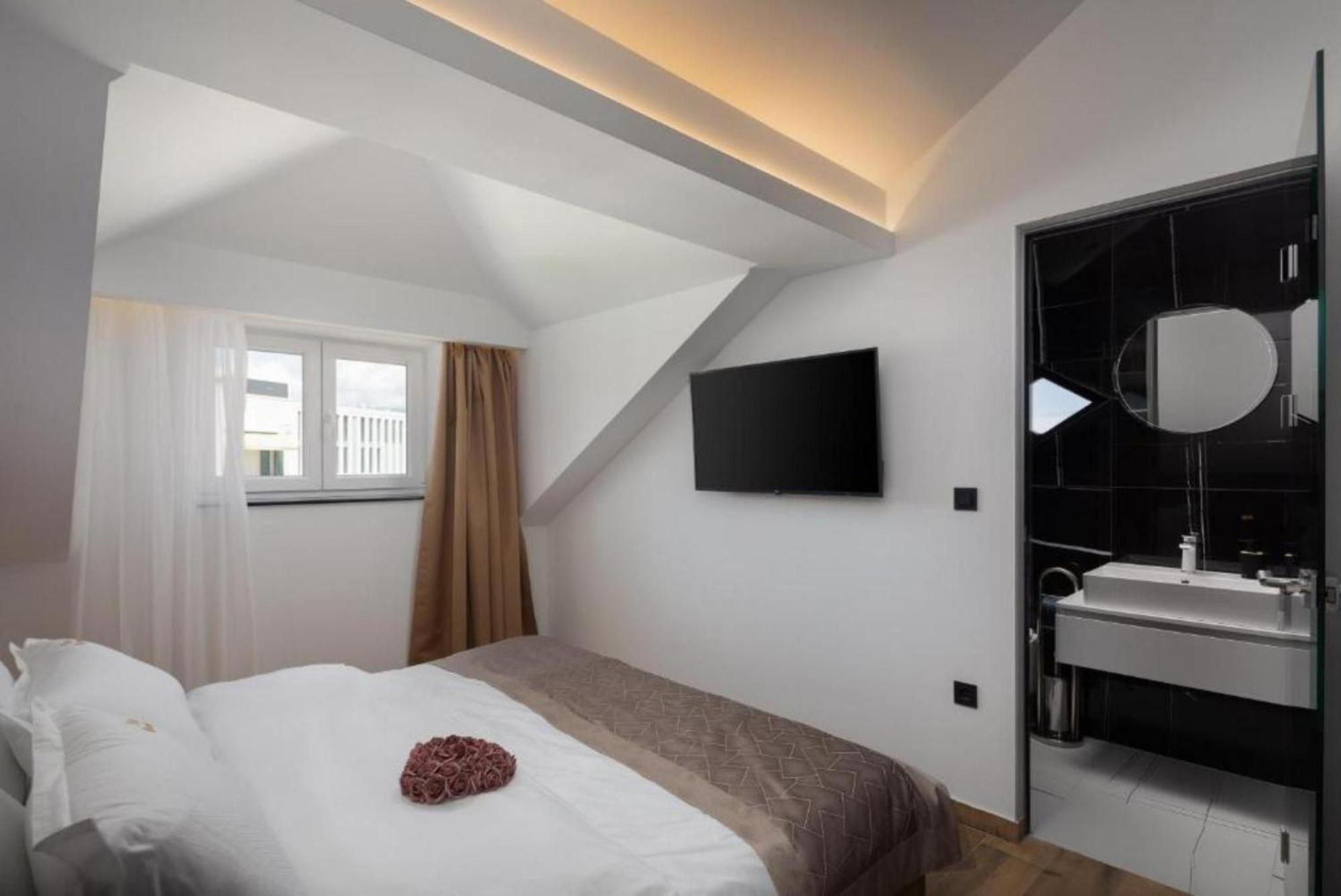 Top Rooms Split Exterior photo