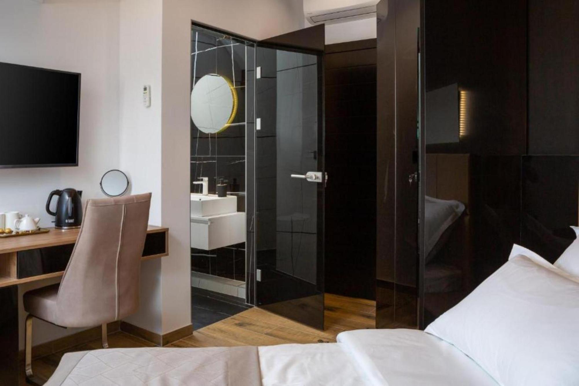 Top Rooms Split Exterior photo